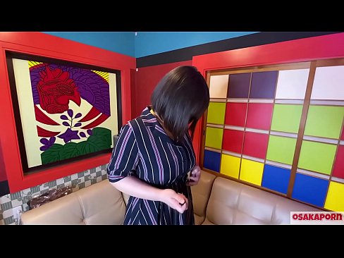 ❤️ Японская мілка з вялікімі сіськамі мастурбуе з дапамогай сэкс-цацак і адчувае аргазм. Яна распавядае ў інтэрв'ю пра свой ебаны вопыт. Вялізныя цыцкі і валасатая шапіках гучна стогнуць. Осакапорн Якасны сэкс у порна be.zoomporno.ru ❌️❤